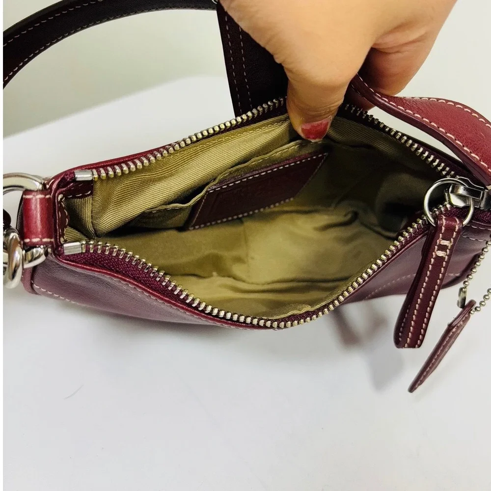 Vintage Y2K Coach Hamptons Demi Burgundy Leather Buckle Mini Shoulder Bag - Picture 11 of 12